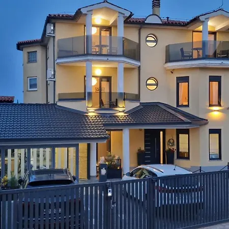 Ambiente 게스트하우스 프예스차나 우발라